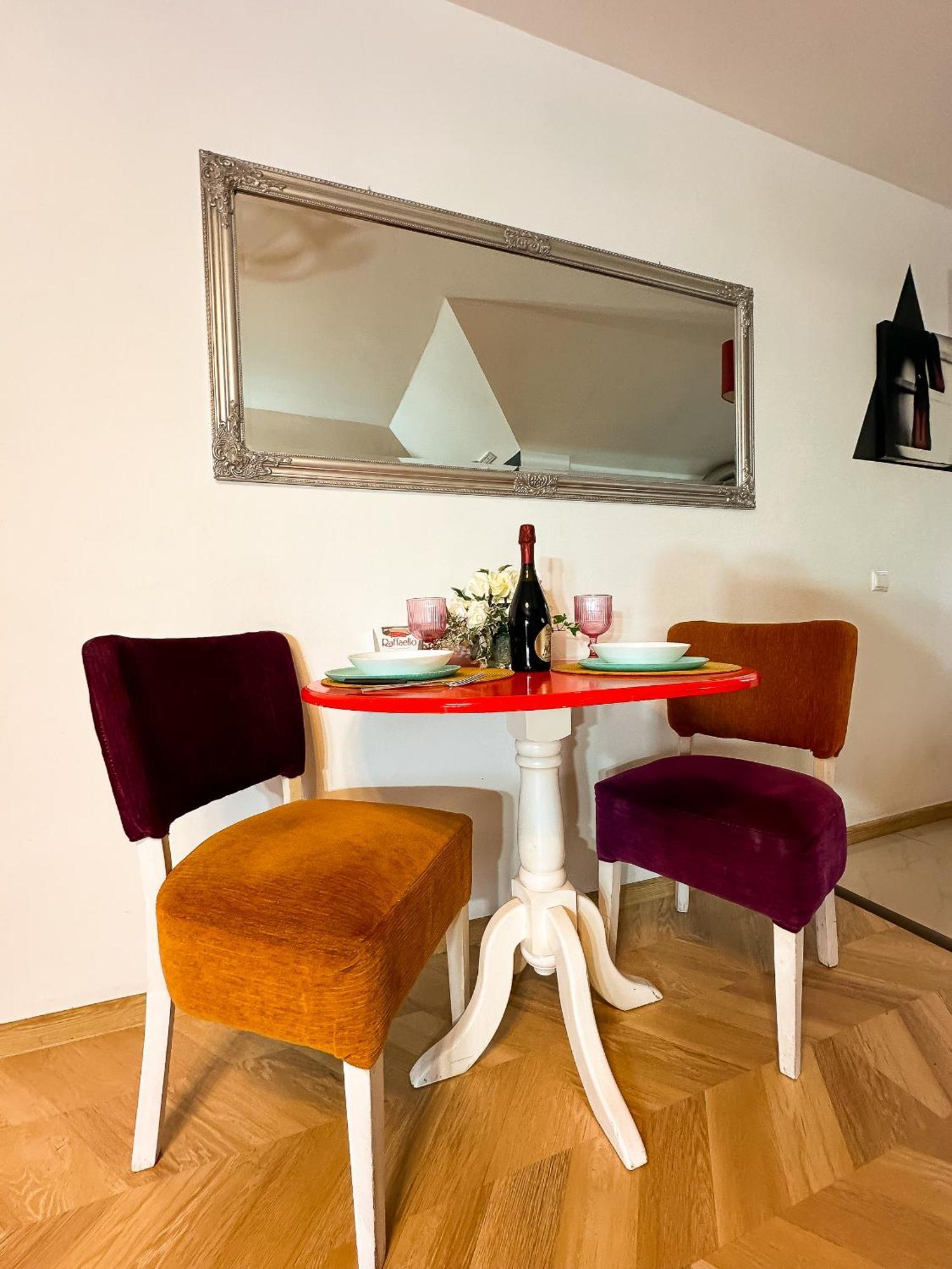 The Vintage - Wonderful Apartment In Best Location 크라이오바 외부 사진
