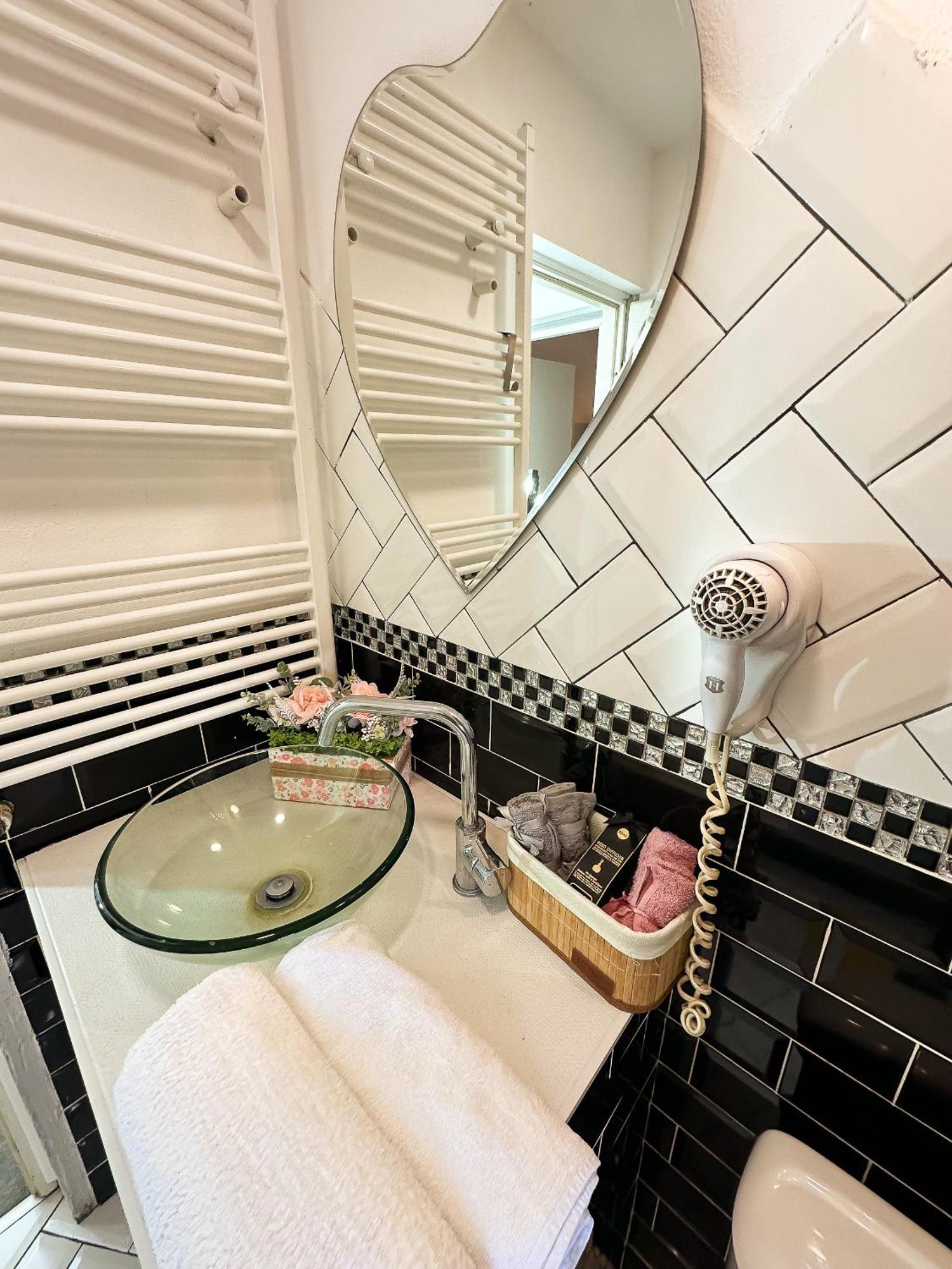 The Vintage - Wonderful Apartment In Best Location 크라이오바 외부 사진
